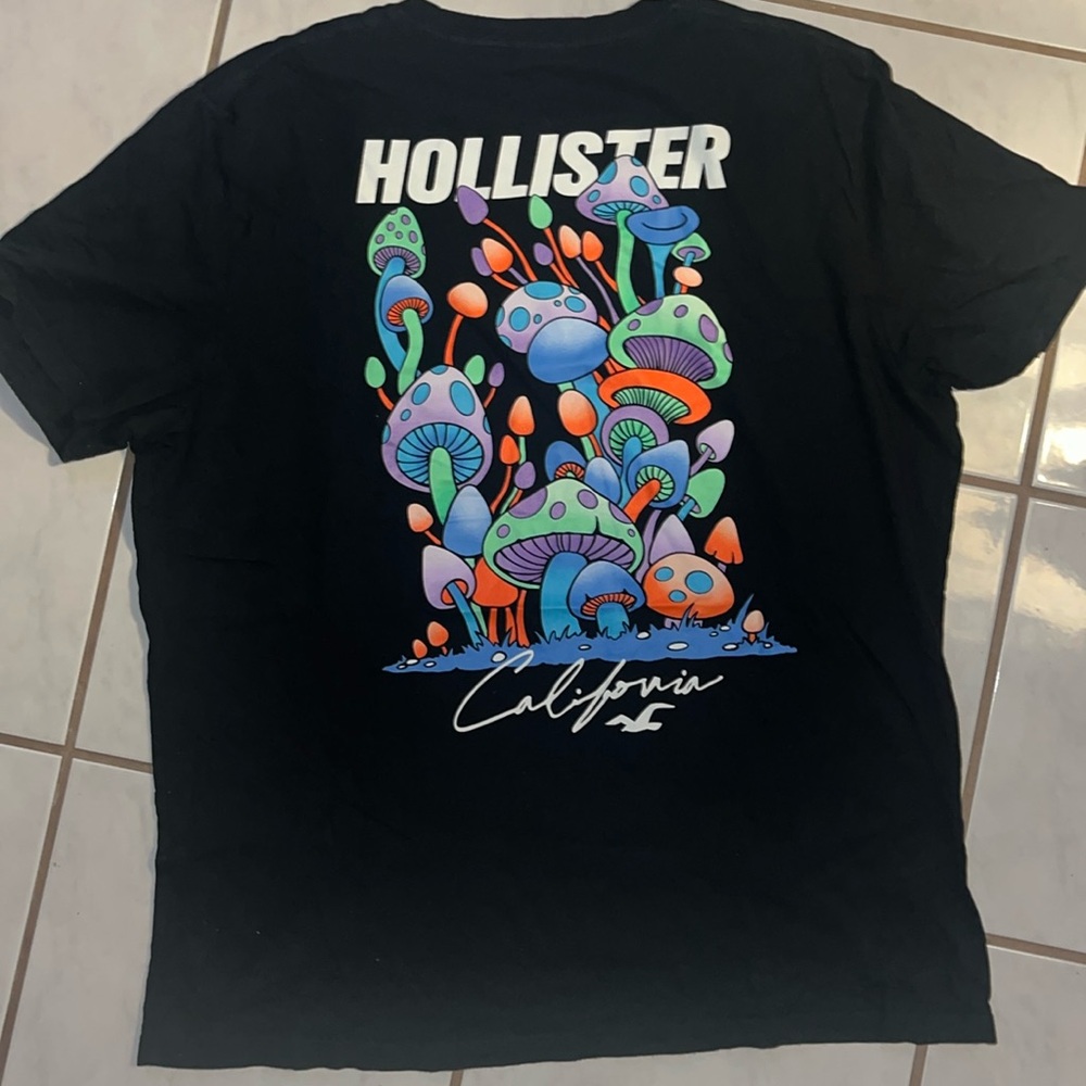 Like New Hollister mushroom shirt